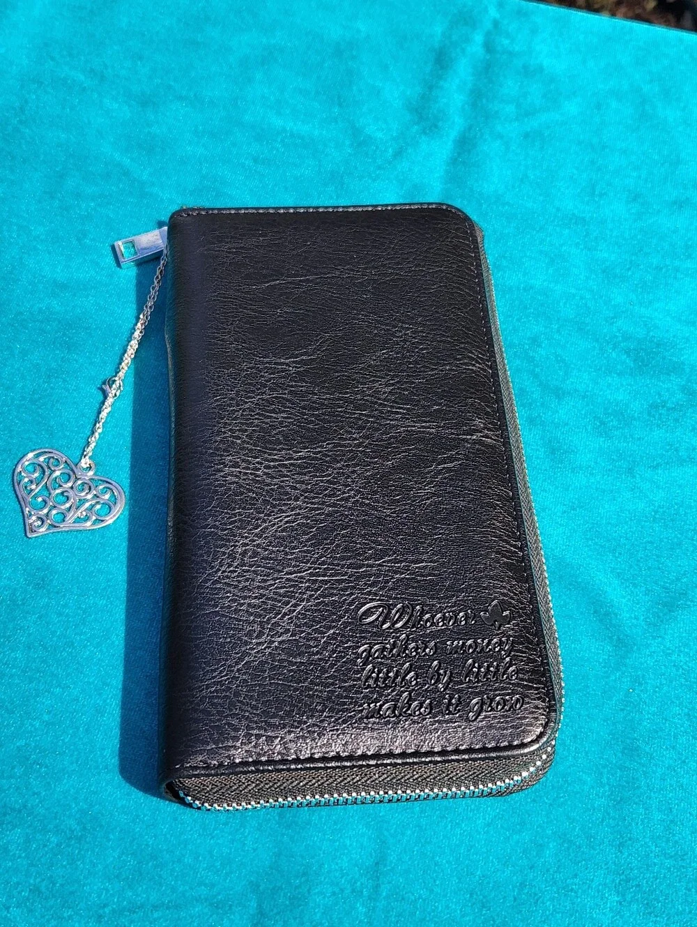 Black Long Wallet With Heart Charm NWOT - Picture 8 of 8